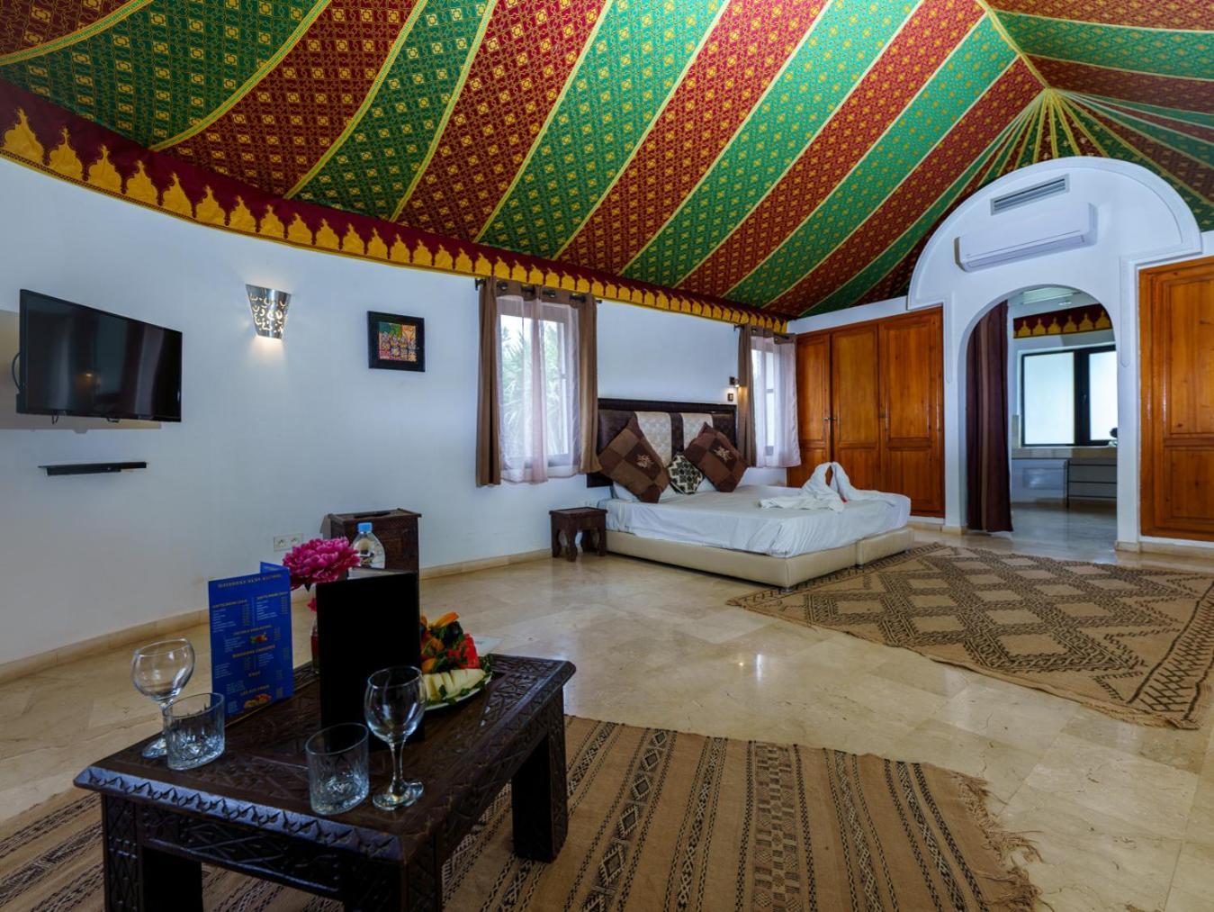 Villa Marco Au Jardin Des Senteurs El Ain ภายนอก รูปภาพ