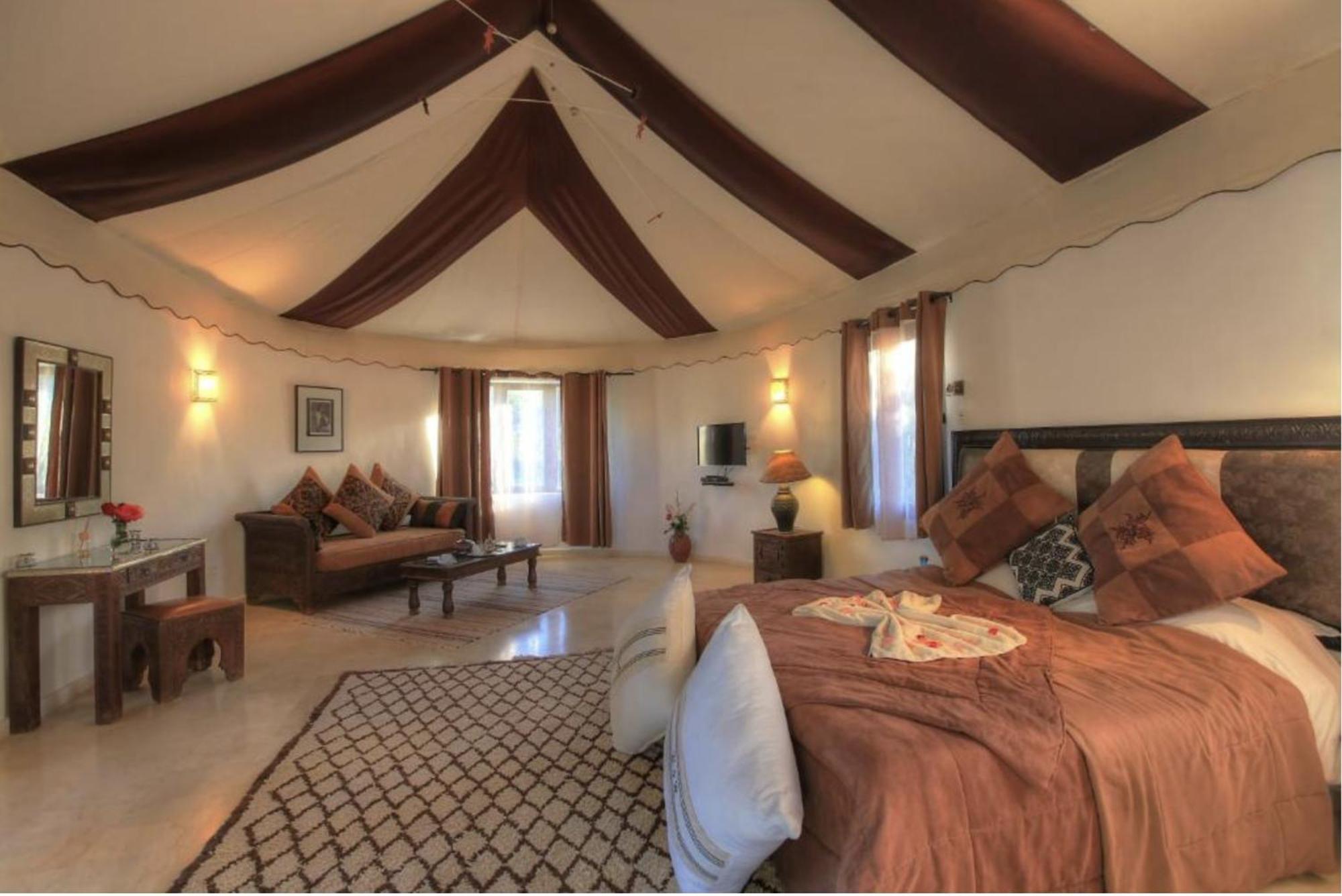 Villa Marco Au Jardin Des Senteurs El Ain ภายนอก รูปภาพ