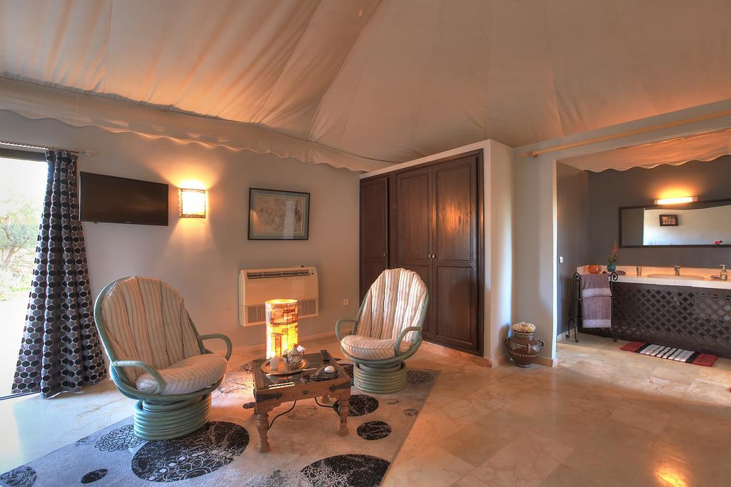 Villa Marco Au Jardin Des Senteurs El Ain ภายนอก รูปภาพ