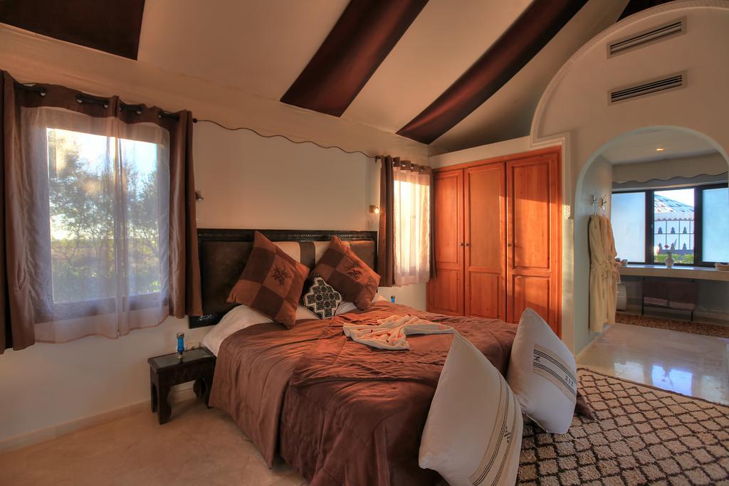 Villa Marco Au Jardin Des Senteurs El Ain ภายนอก รูปภาพ